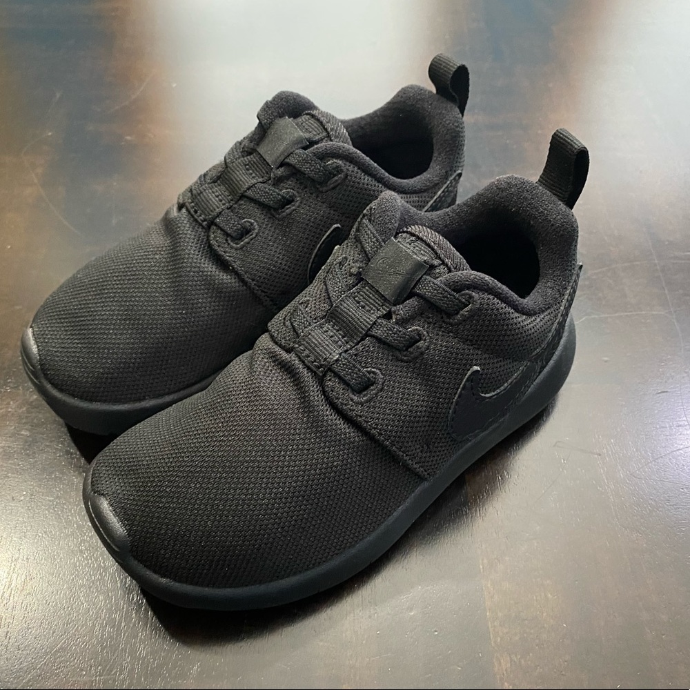 Nike Roshe One Toddler SLIP ON Sneakers
